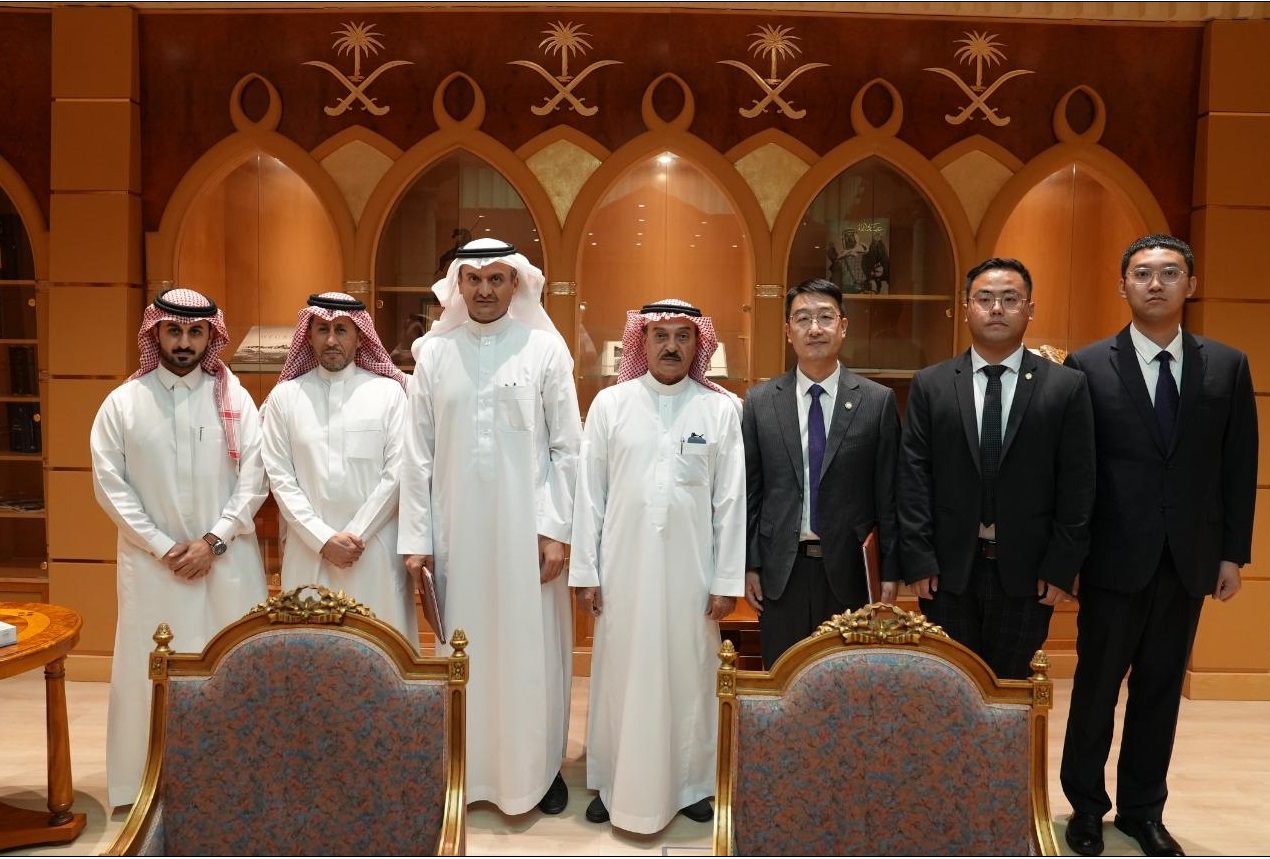 智慧宫与沙特阿卜杜勒·阿齐兹国王公共图书馆在利雅得签订合作备忘录